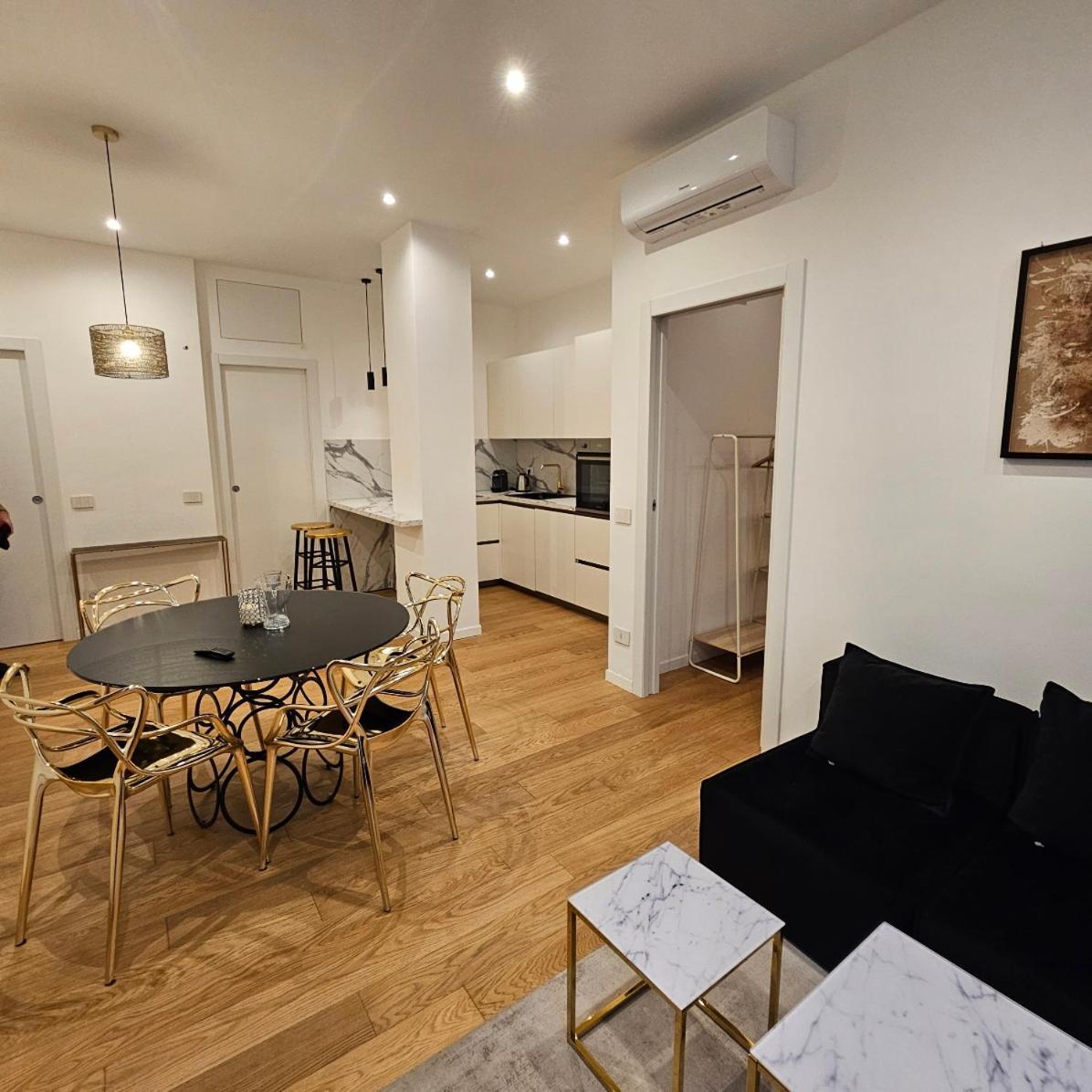 Cozy Apartment Between Sempione, City Life And Mico ! ミラノ エクステリア 写真