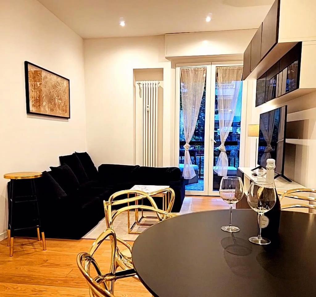 Cozy Apartment Between Sempione, City Life And Mico ! ミラノ エクステリア 写真
